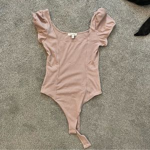 Square neck bodysuit with snap closure (mauve color)